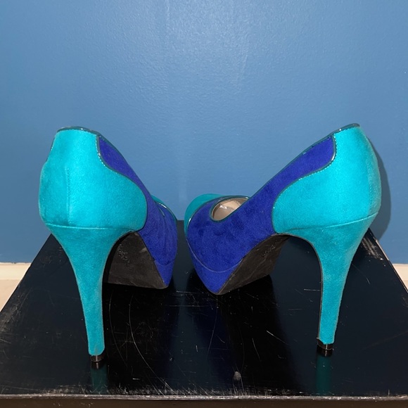 Beautiful heels - Picture 3 of 4